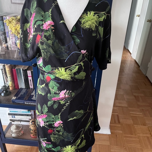 Aritzia Babaton Wallace Wrap M - Picture 6 of 7